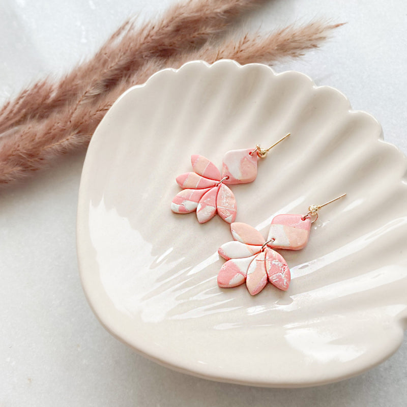 Maak zelf polymeerklei marble oorbellen