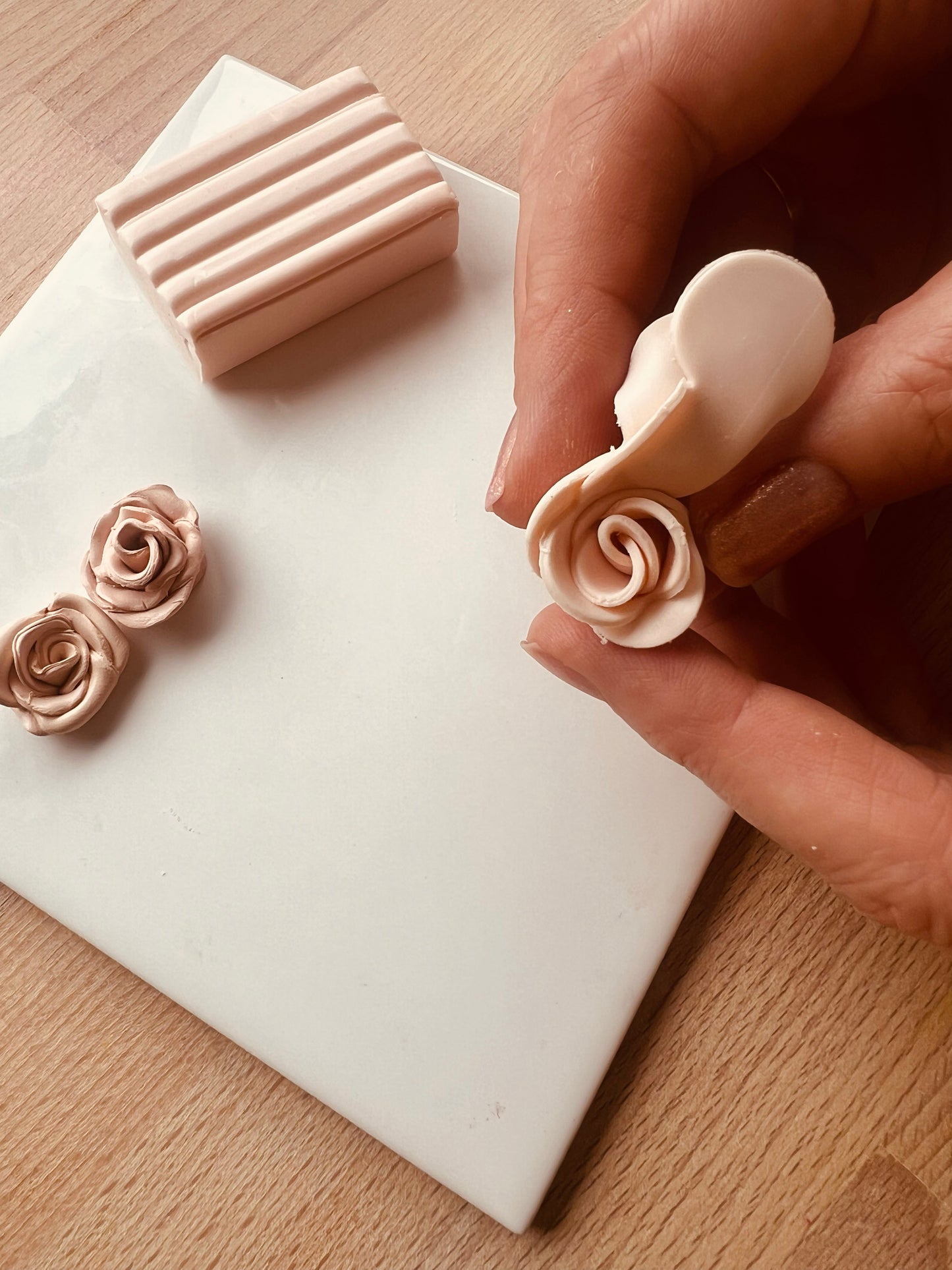 Large Rose cutter (approx. 2.5cm) Roll your own large rose!