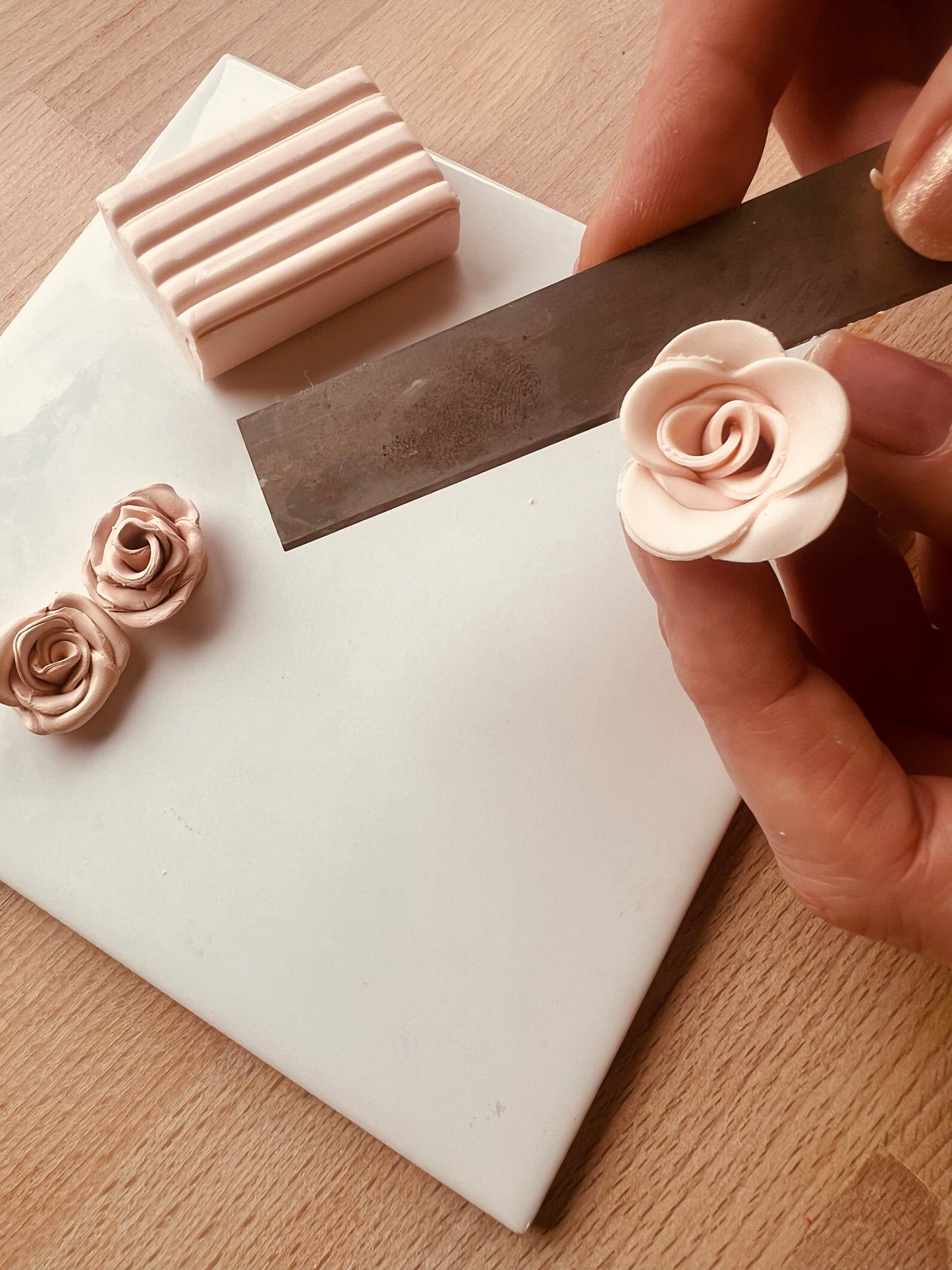 Large Rose cutter (approx. 2.5cm) Roll your own large rose!