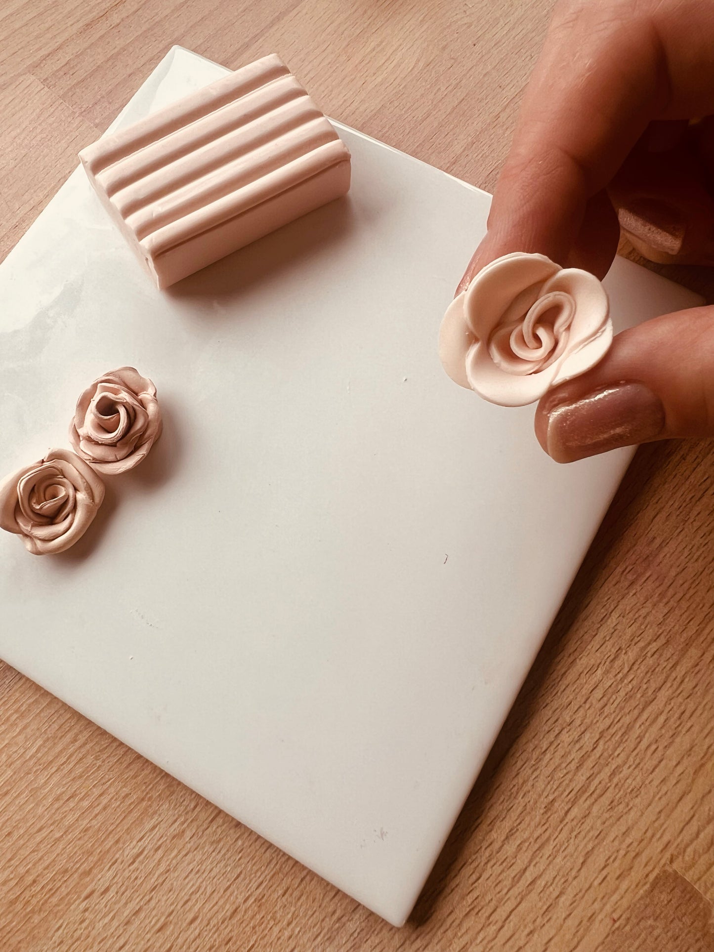 Large Rose cutter (approx. 2.5cm) Roll your own large rose!
