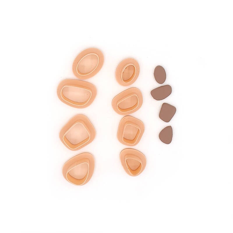 Basket full of Pebbles (4pcs)